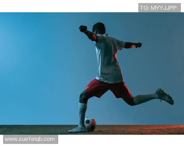 足球场上散步的球星们精彩瞬间回顾与动人瞬间展示